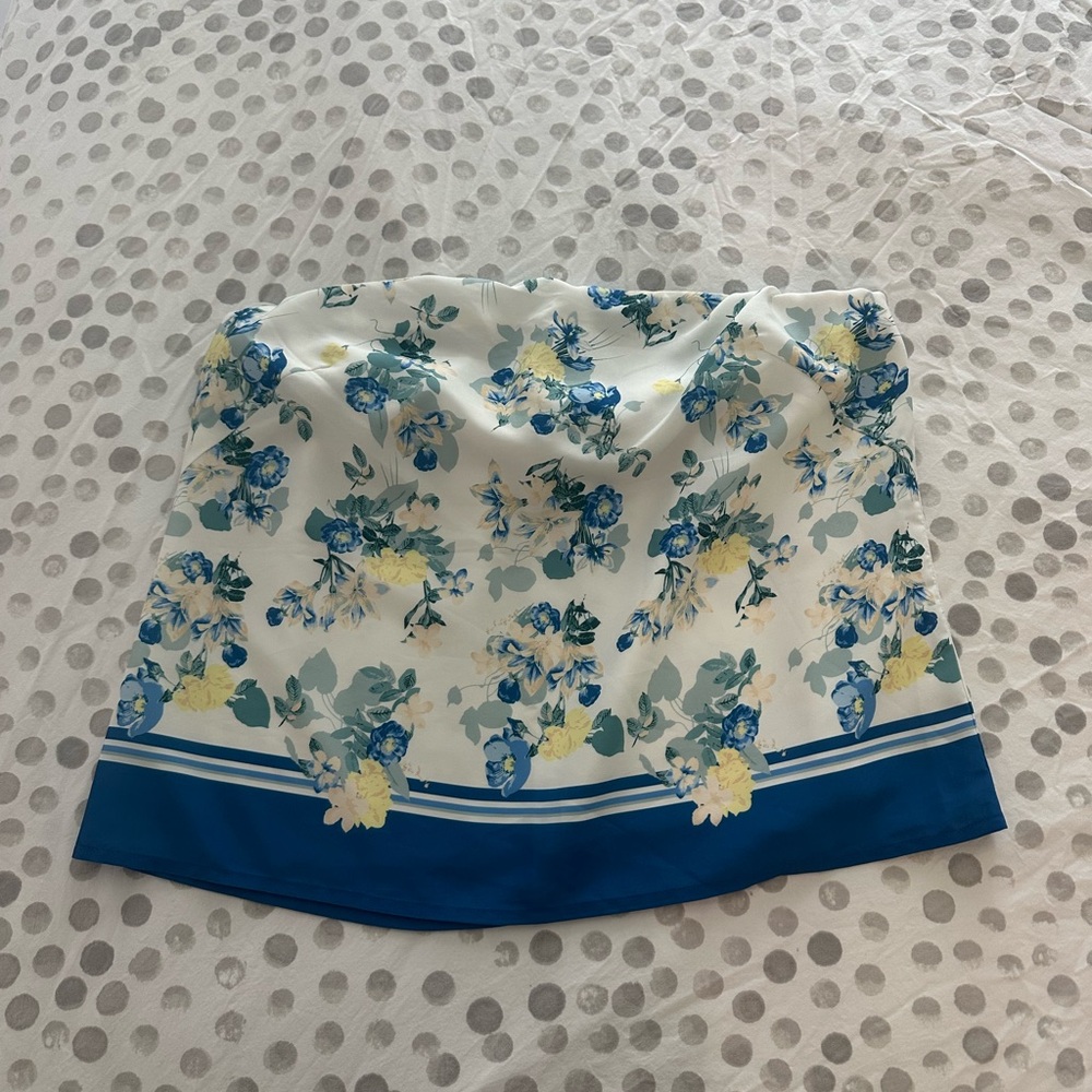 Abercrombie & Fitch Blue and White Silky Strapless top